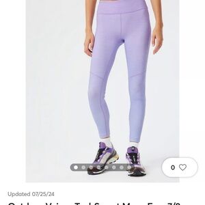 Outdoor Voices TechSweat Move Free 7/8
Legging size XS pretty light blue